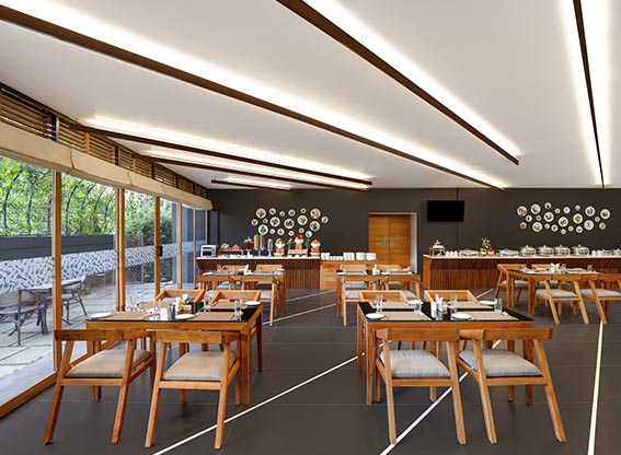 restaurant in kumily